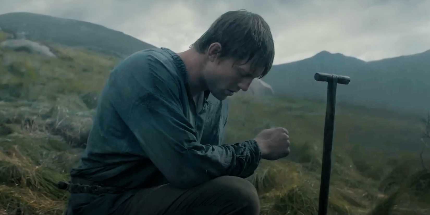 Ser Duncan the Tall kneeling at the grave of Arlan of Pennytree in A Knight of the Seven Kingdoms