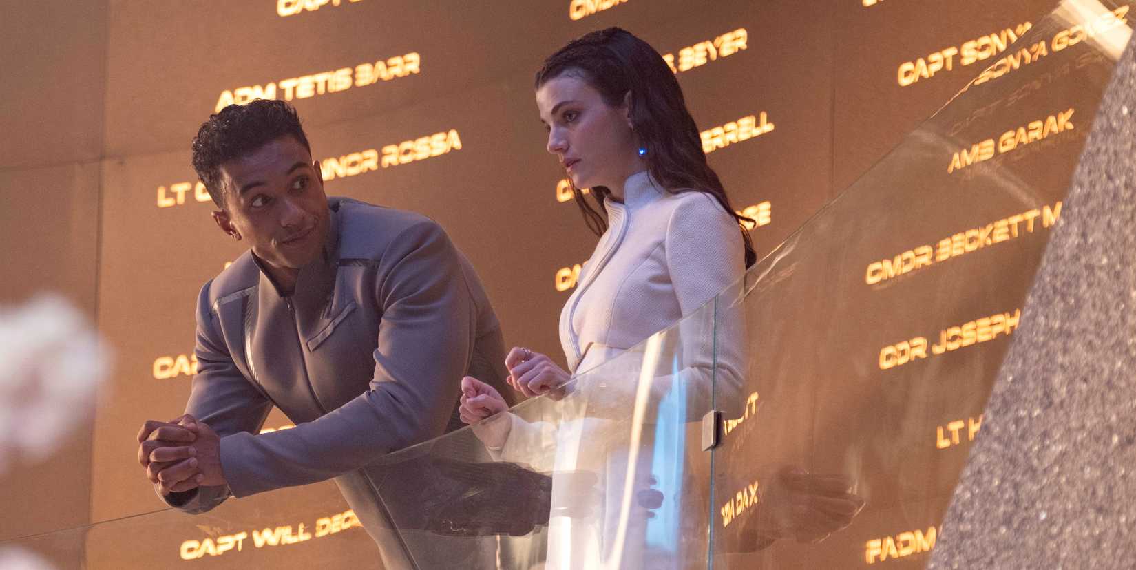 Caleb Mir e Tarima Sadal em Starfleet Academy