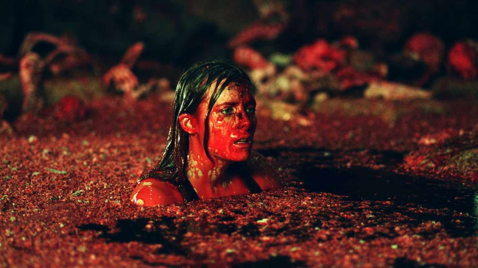 Shauna MacDonald em uma cena de Abismo do Medo