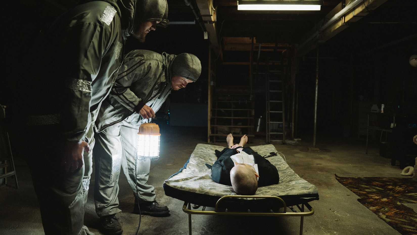 Teddy e Don em Bugonia