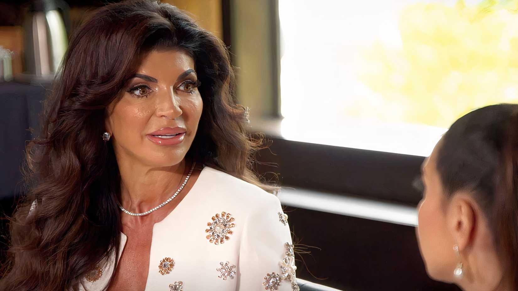 Teresa Giudice conversando com Jennifer em RHONJ
