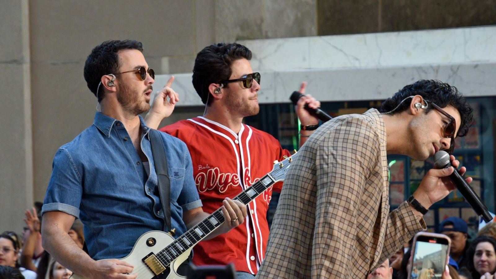 Early 2000s Pop-Rock Acts: Where Are They Now? Jonas Brothers and More