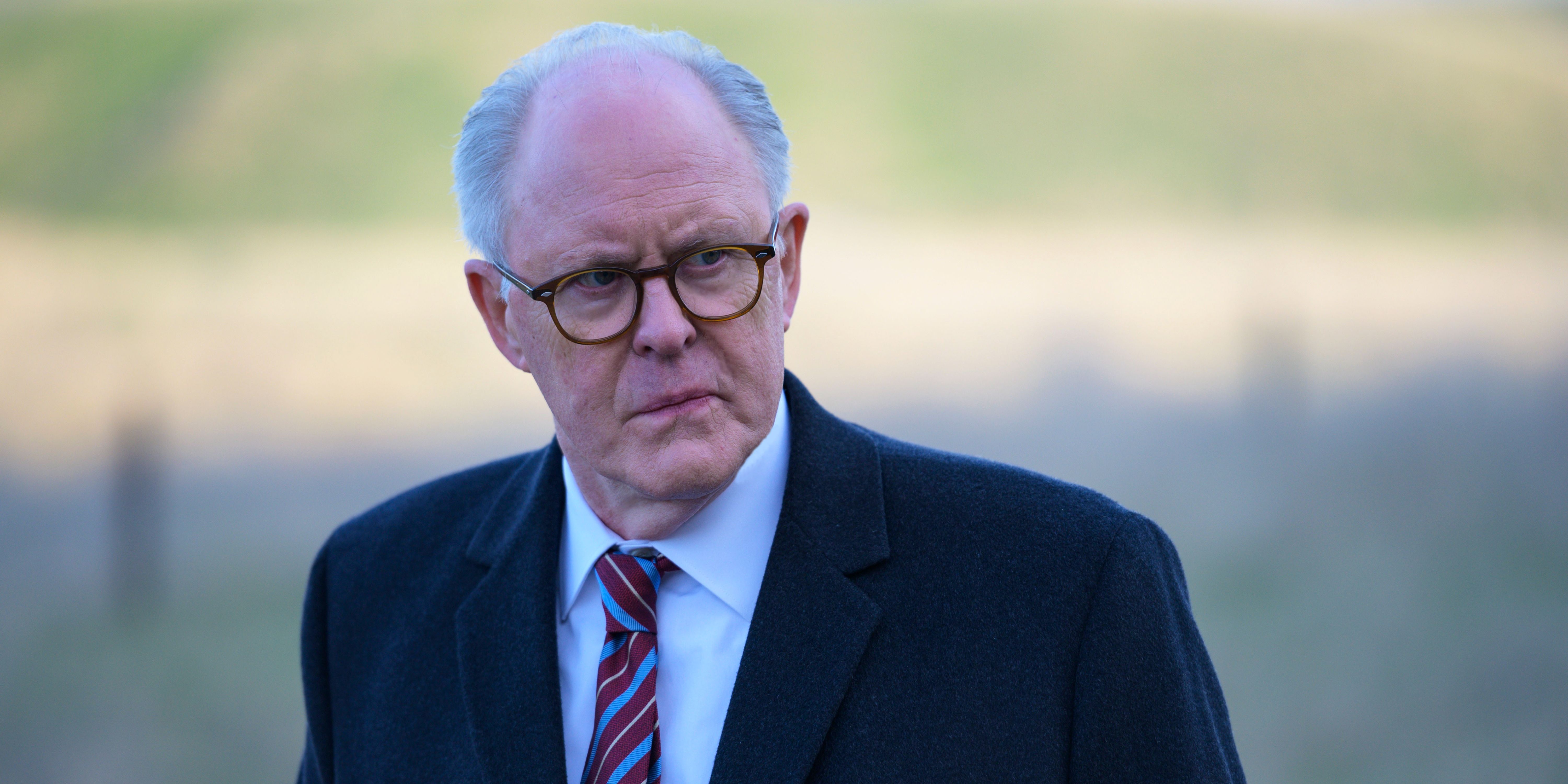 John Lithgow kot Albus Dumbledore na snemanju TV serije Harry Potter v Cornwallu