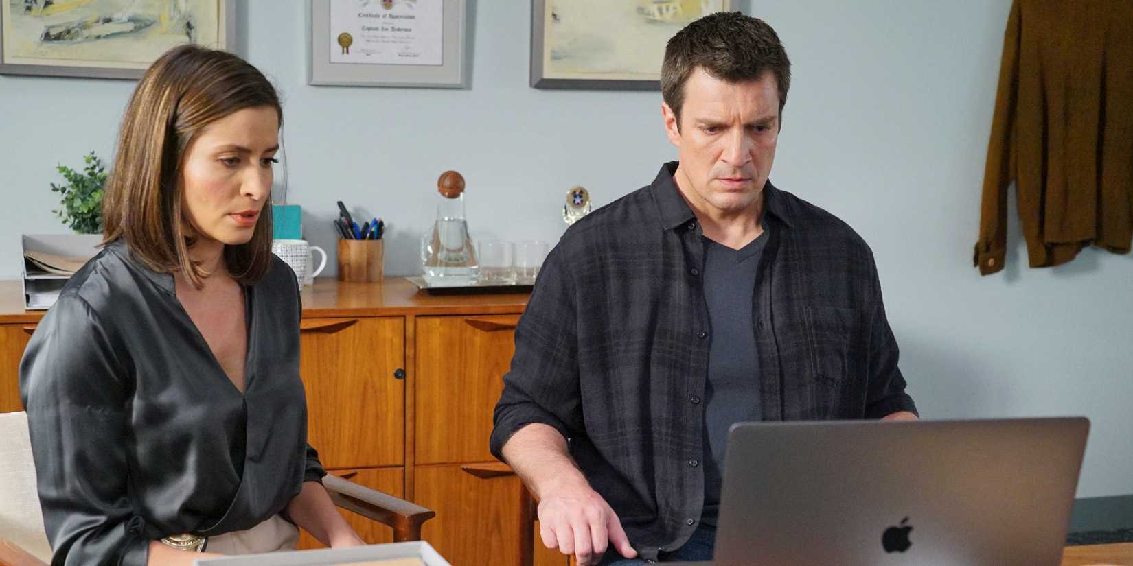 John Nolan e Zoe Andersen em The Rookie