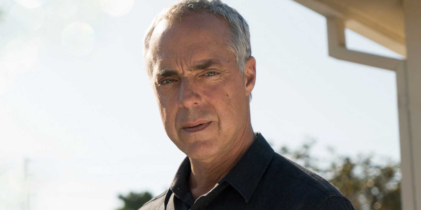 Titus Welliver como Harry Bosch em cena de preocupação.