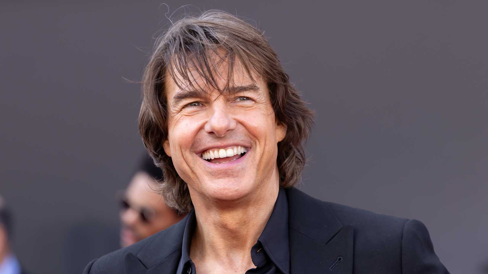 Tom Cruise em evento de premiação, com foco em sua possível indicação ao Oscar.