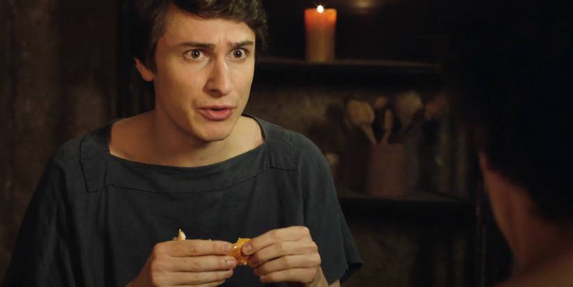 Tom Rosenthal eating in Plebs
