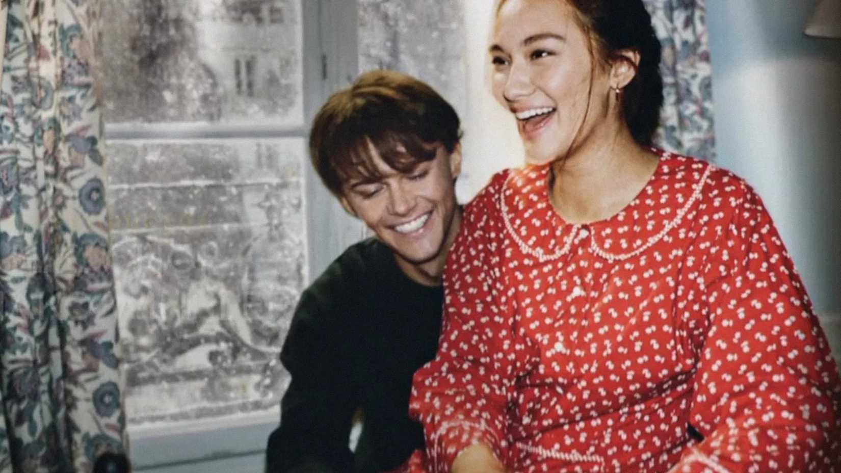 Belly e Conrad na sequência do epílogo de The Summer I Turned Pretty.