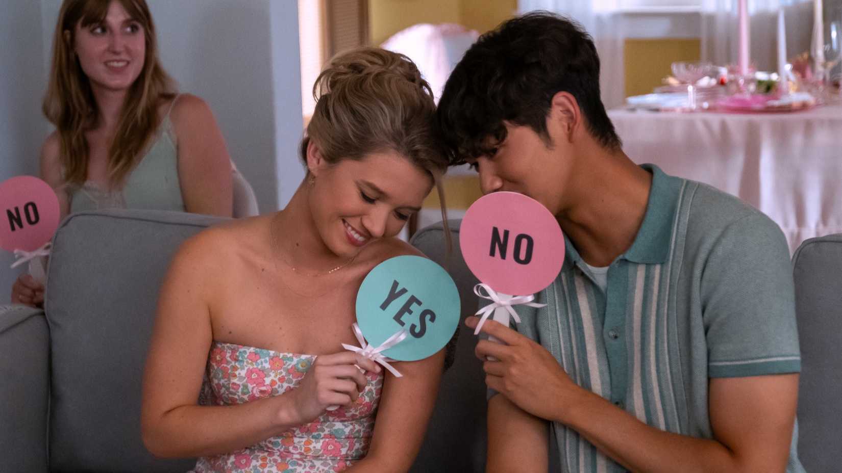 Taylor e Steven na 3ª temporada de The Summer I Turned Pretty.