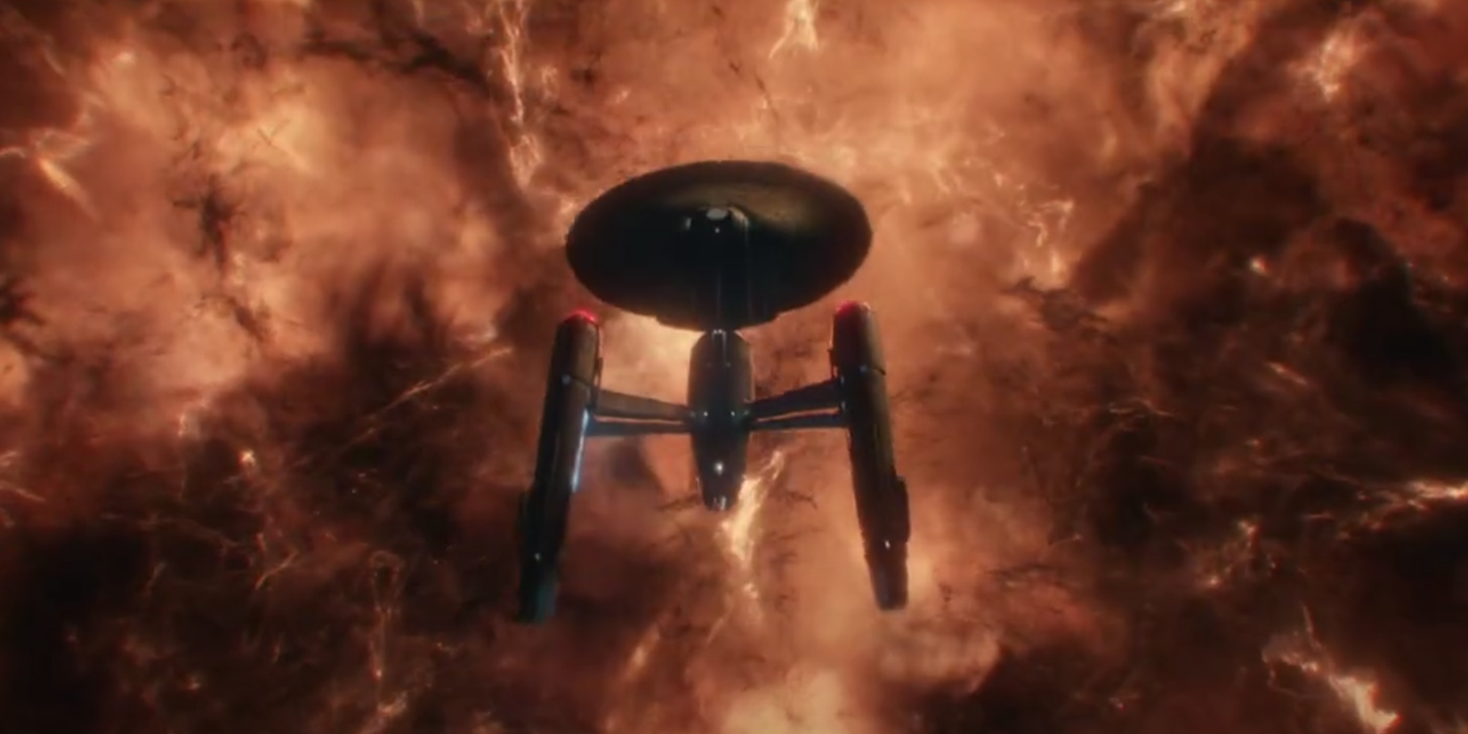 A nave USS Enterprise em meio a uma tempestade estelar, em uma cena da temporada 4 de Star Trek: Strange New Worlds.