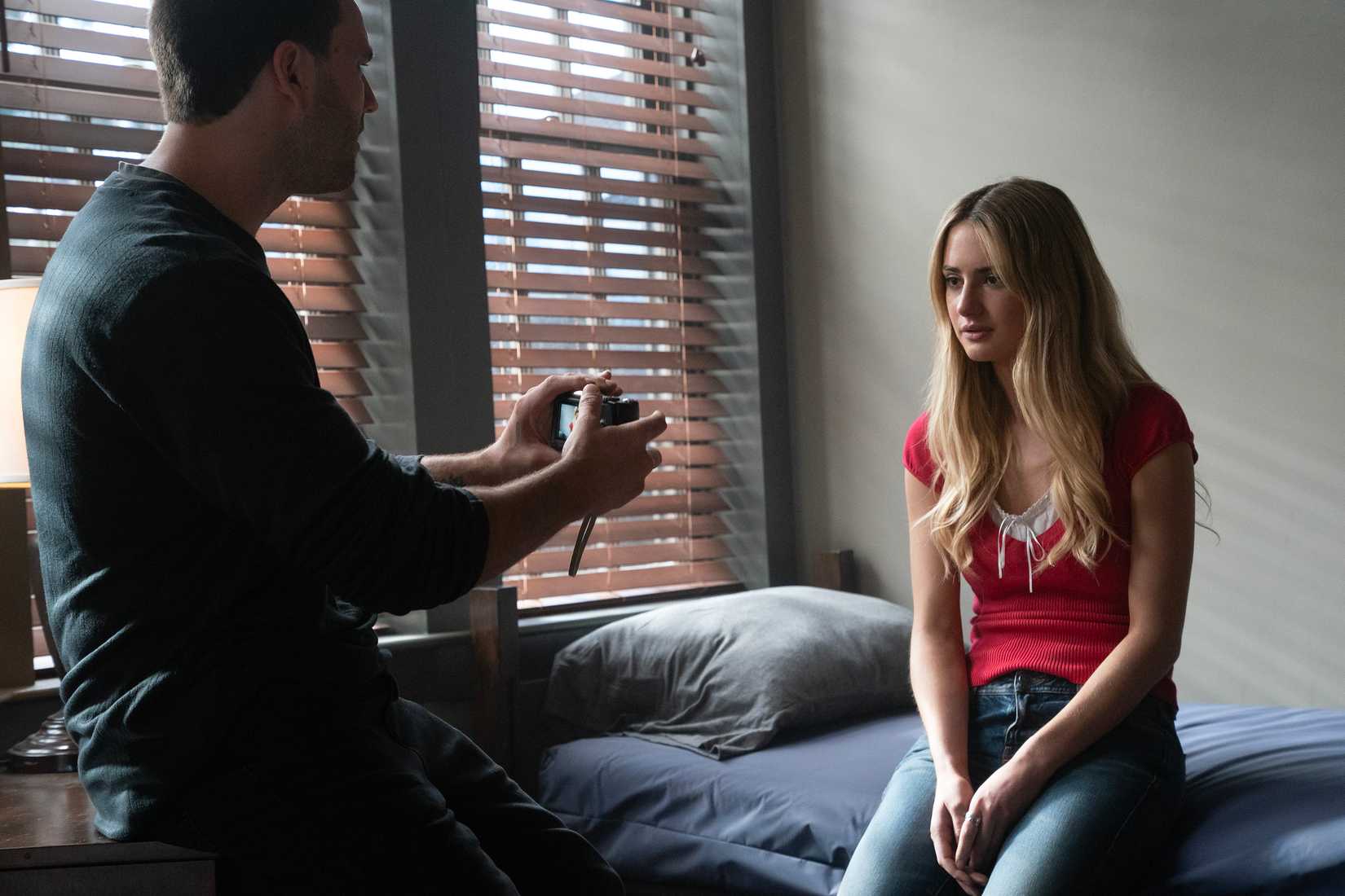 Stephen taking a photo of Lucy in Tell Me Lies season 3