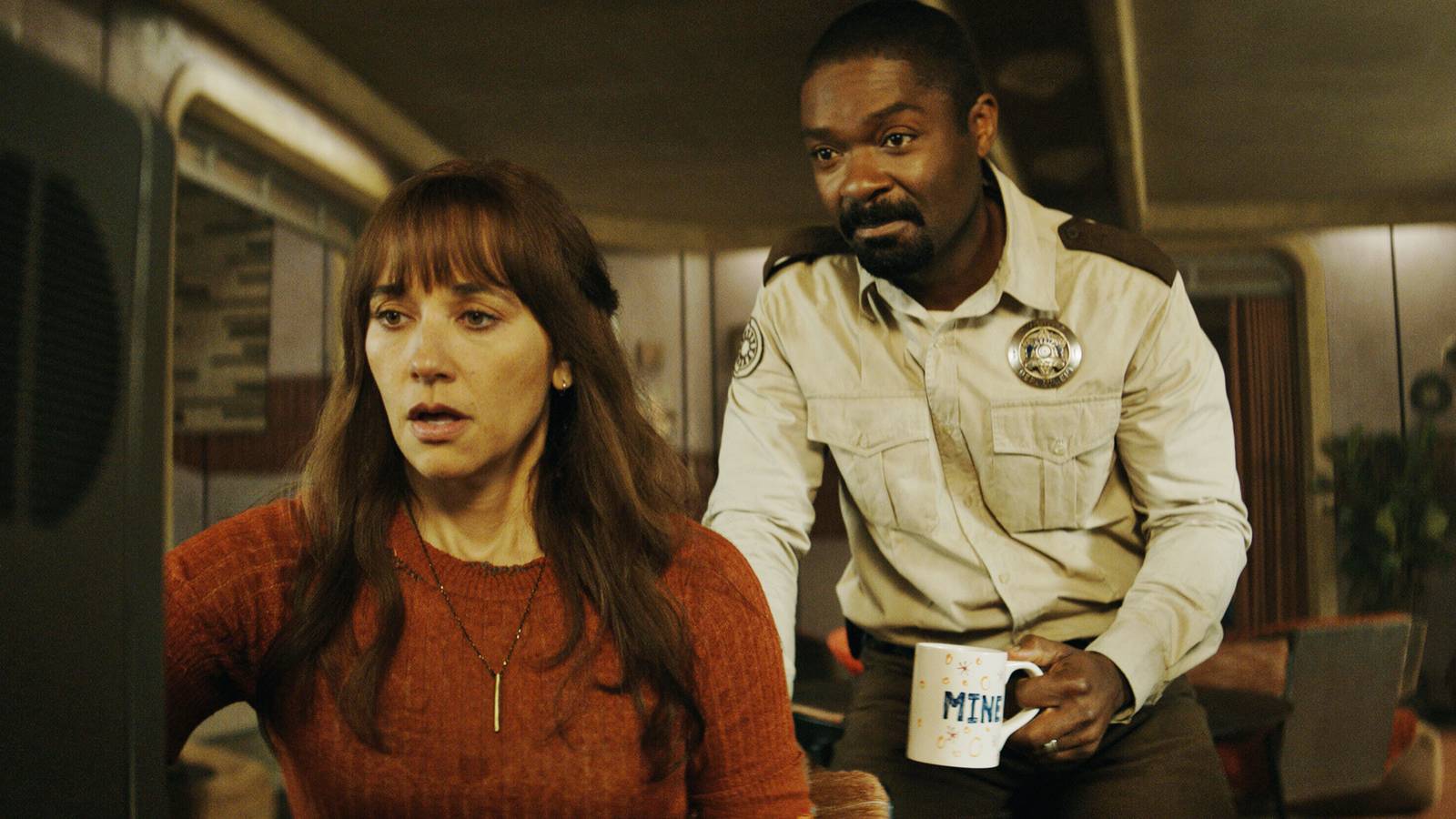 Rashida Jones and David Oyelowo in Silo