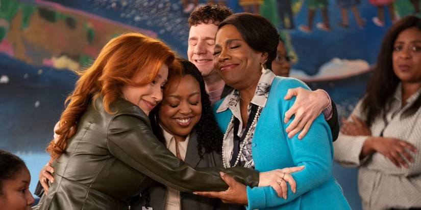 Professores de Abbott Elementary abraçando Janine