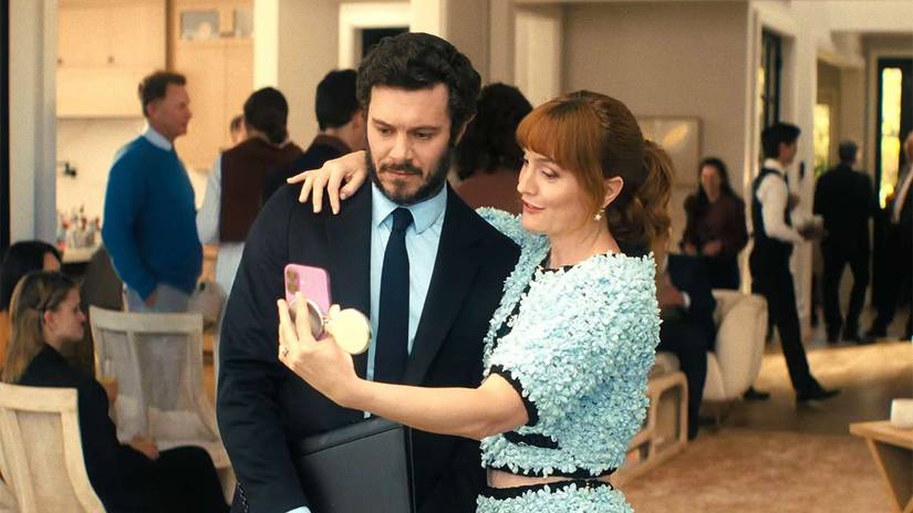 Leighton Meester e Adam Brody em cena de Nobody Wants This.