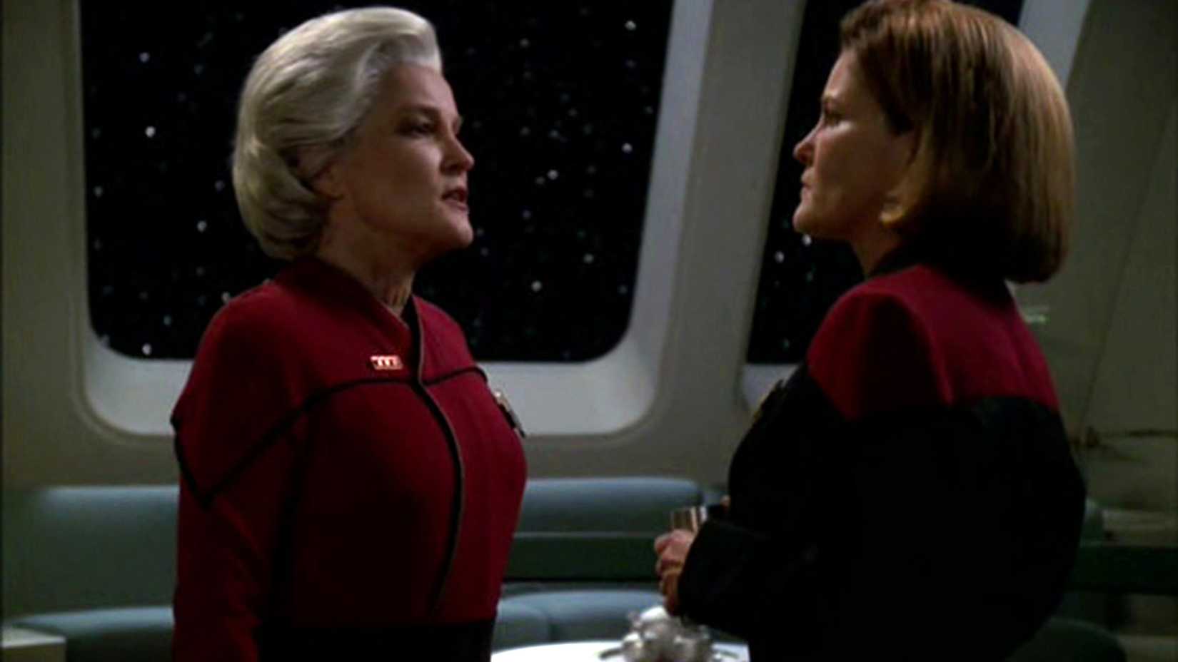 Almirante Janeway encontra Kathryn Janeway em Star Trek: Voyager