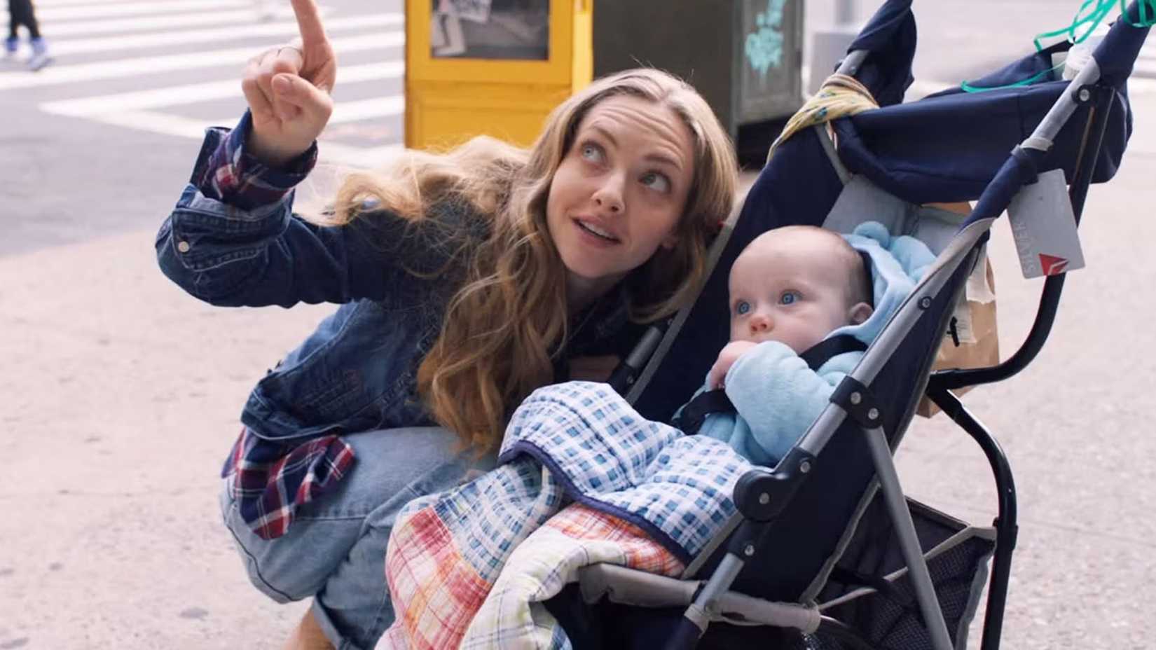 Amanda Seyfried as Julie Davis with her baby in A Mouthful of Air