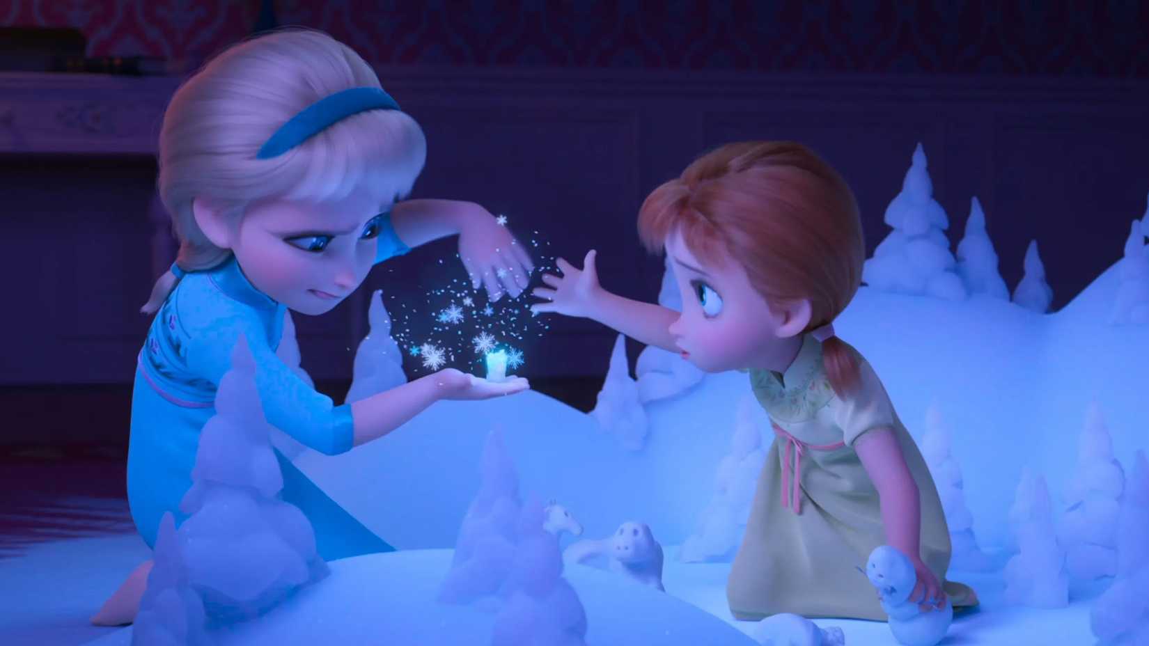 anna and elsa as children in frozen 2 playing