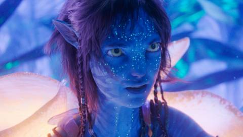 Closeup of Kiri (Sigourney Weaver) in Avatar: Fire & Ash