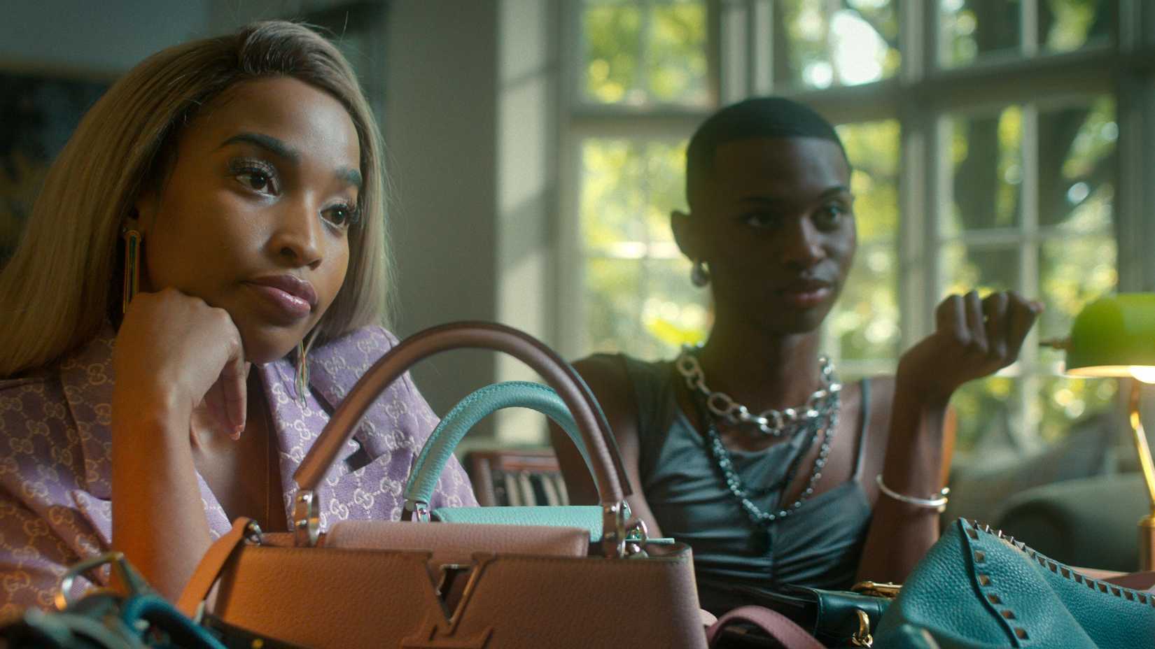 Cena da série Bad Influencer da Netflix.