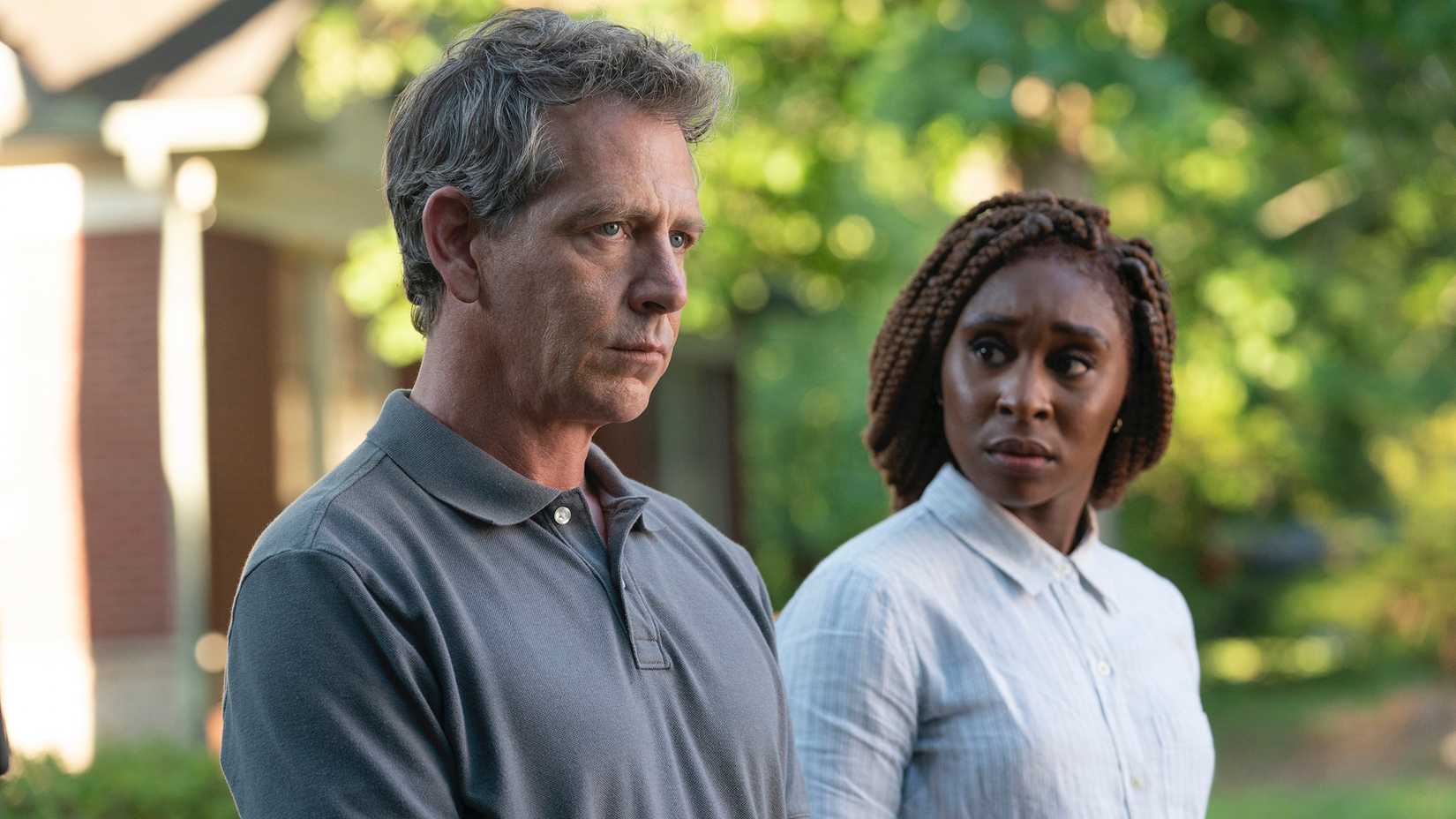 Ben Mendelsohn e Cynthia Erivo em The Outsider