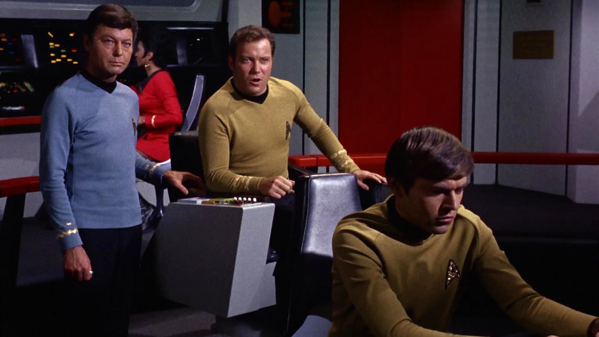 Bones Kirk e Chekov sul ponte