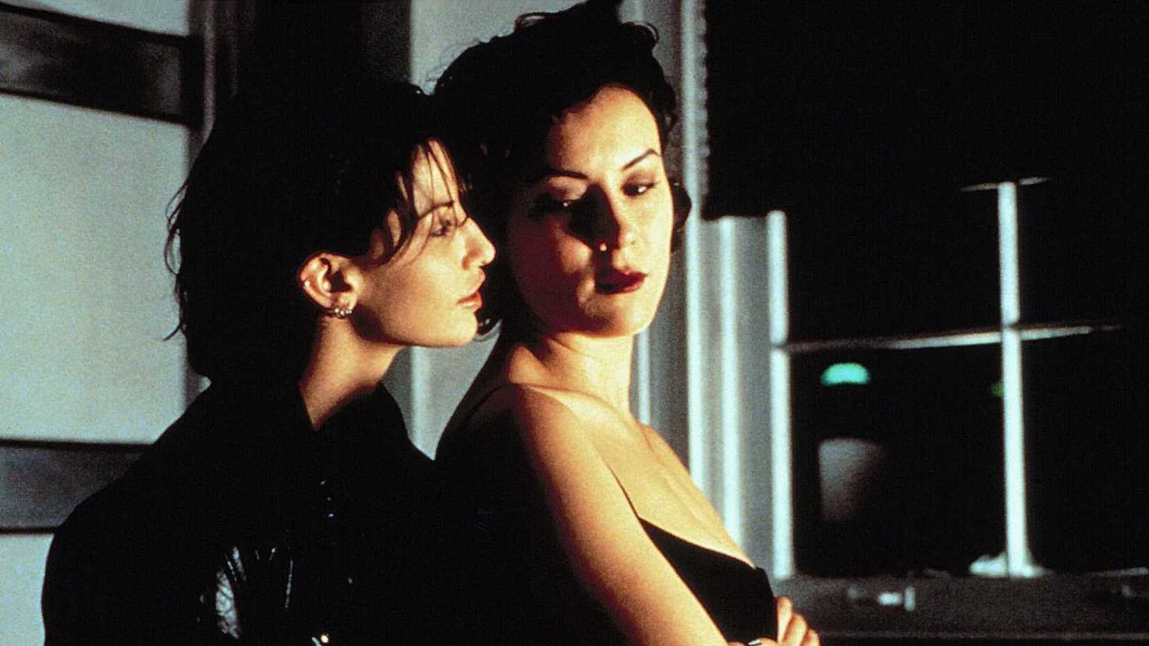 Gina Gershon e Jennifer Tilly em Bound