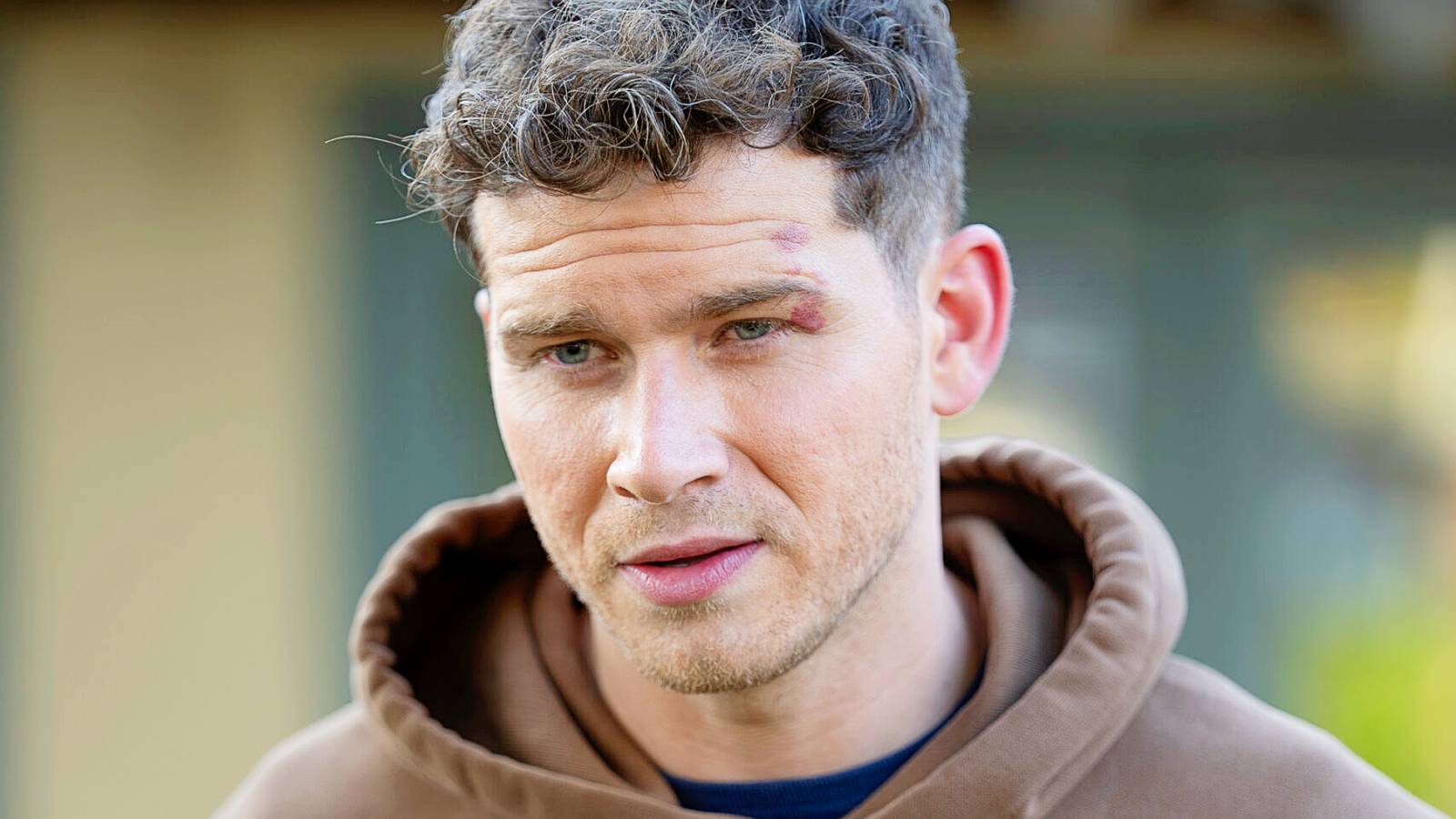 911 Star Reveals The Unexpected Truth About Season 9's Best Scene