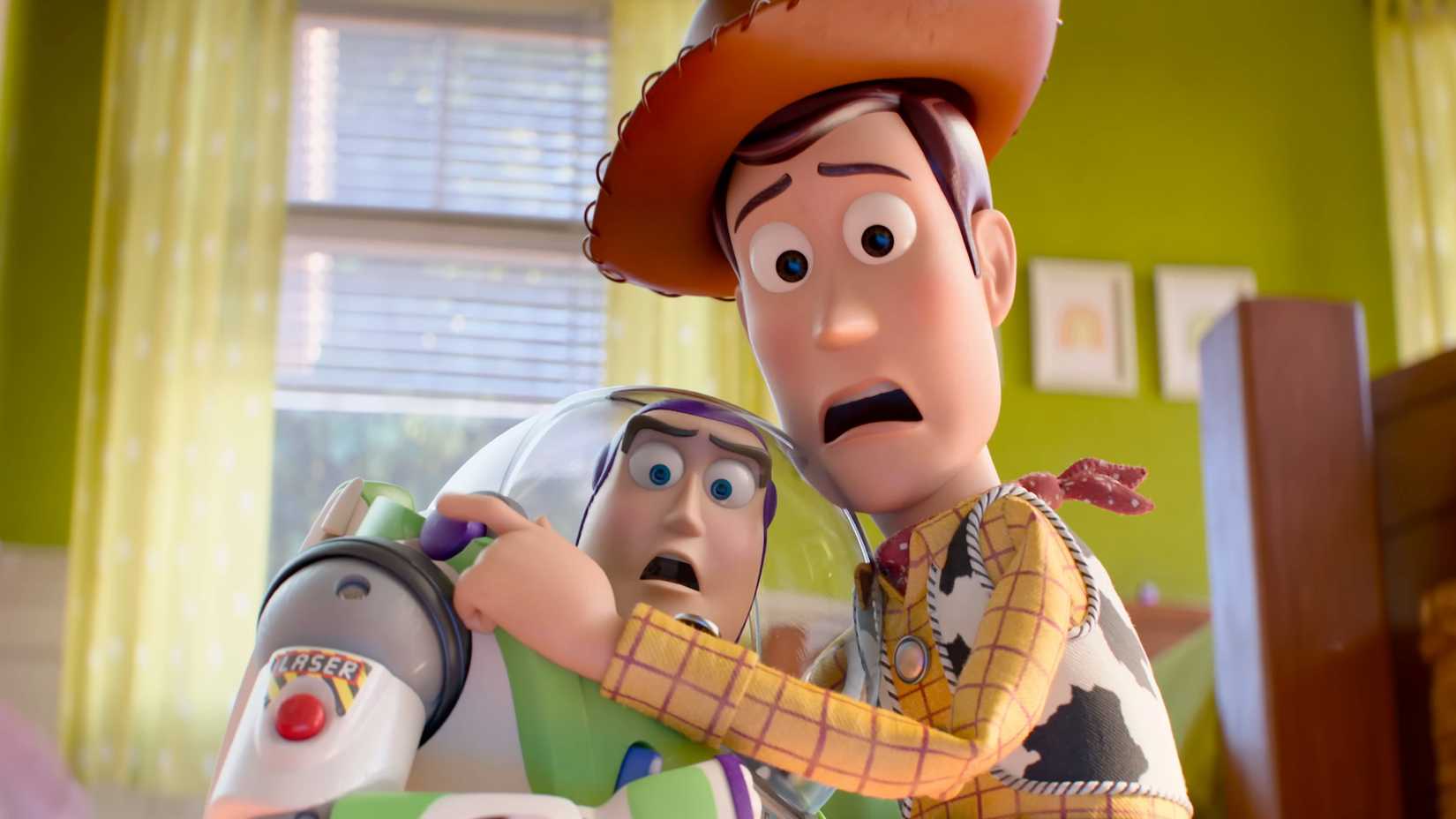 Buzz Lightyear e Woody em Toy Story 5
