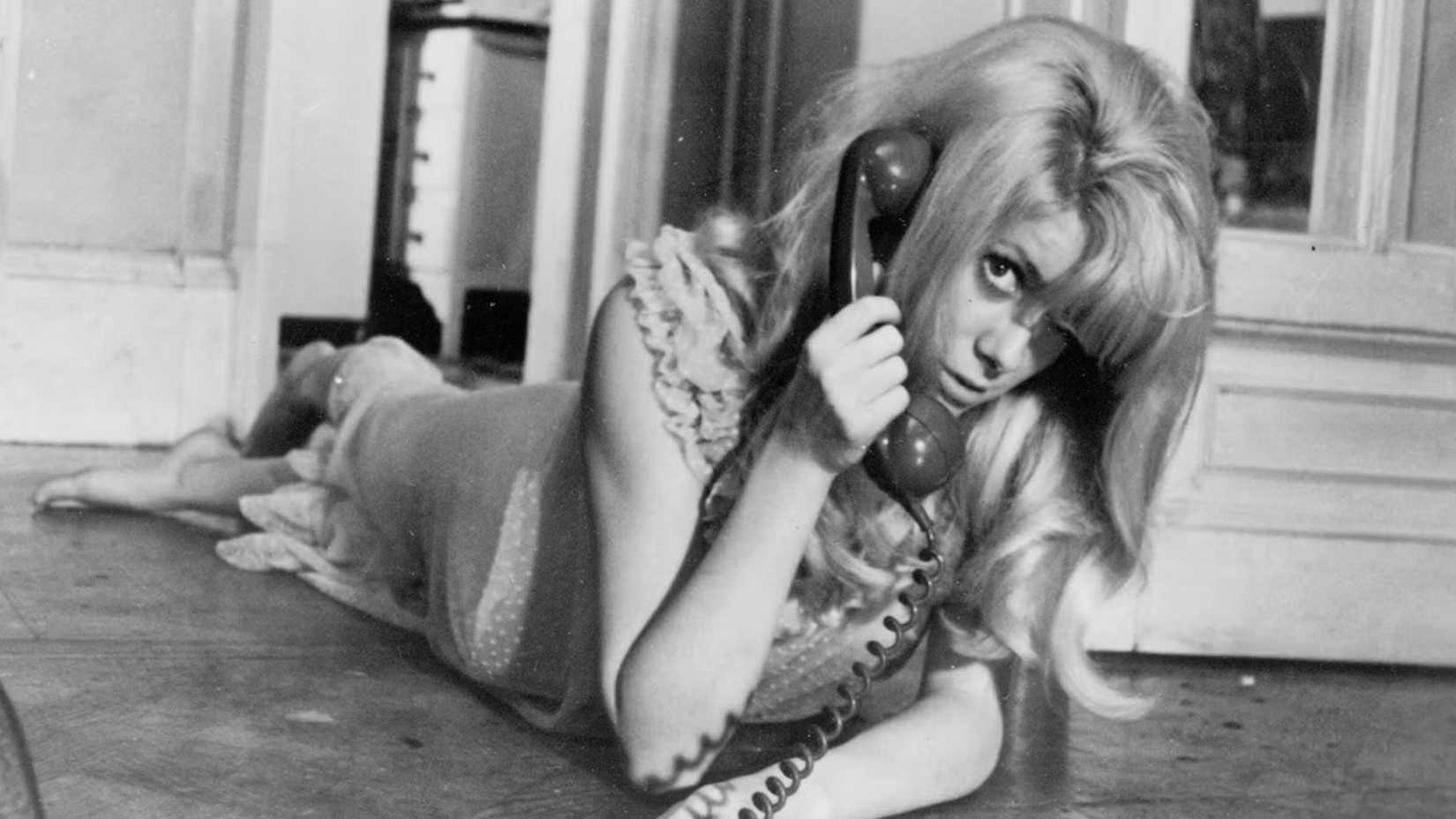 Catherine Deneuve como Carol em Repulsion