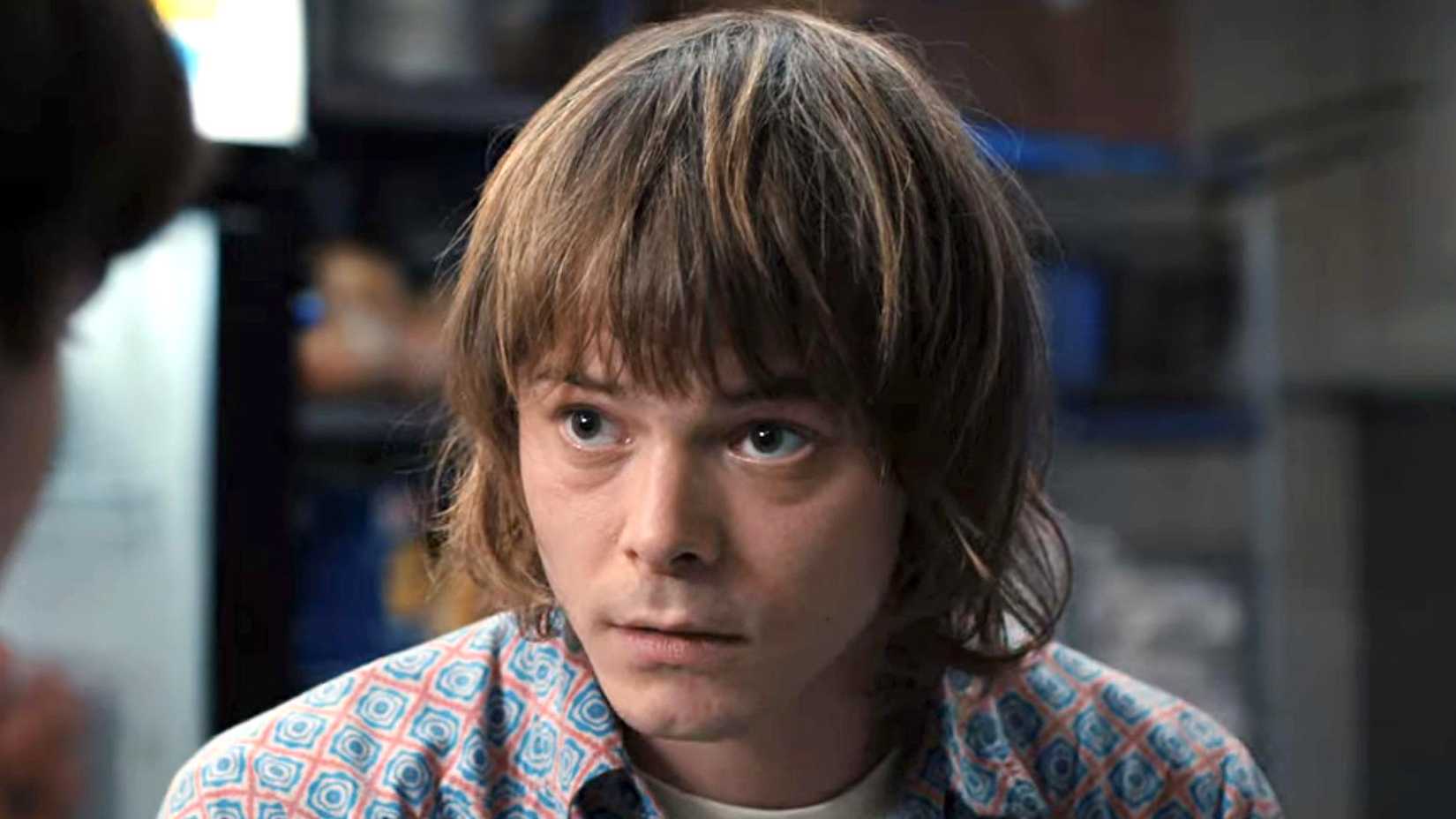 Charlie Heaton como Jonathan Byers na 4ª temporada de Stranger Things