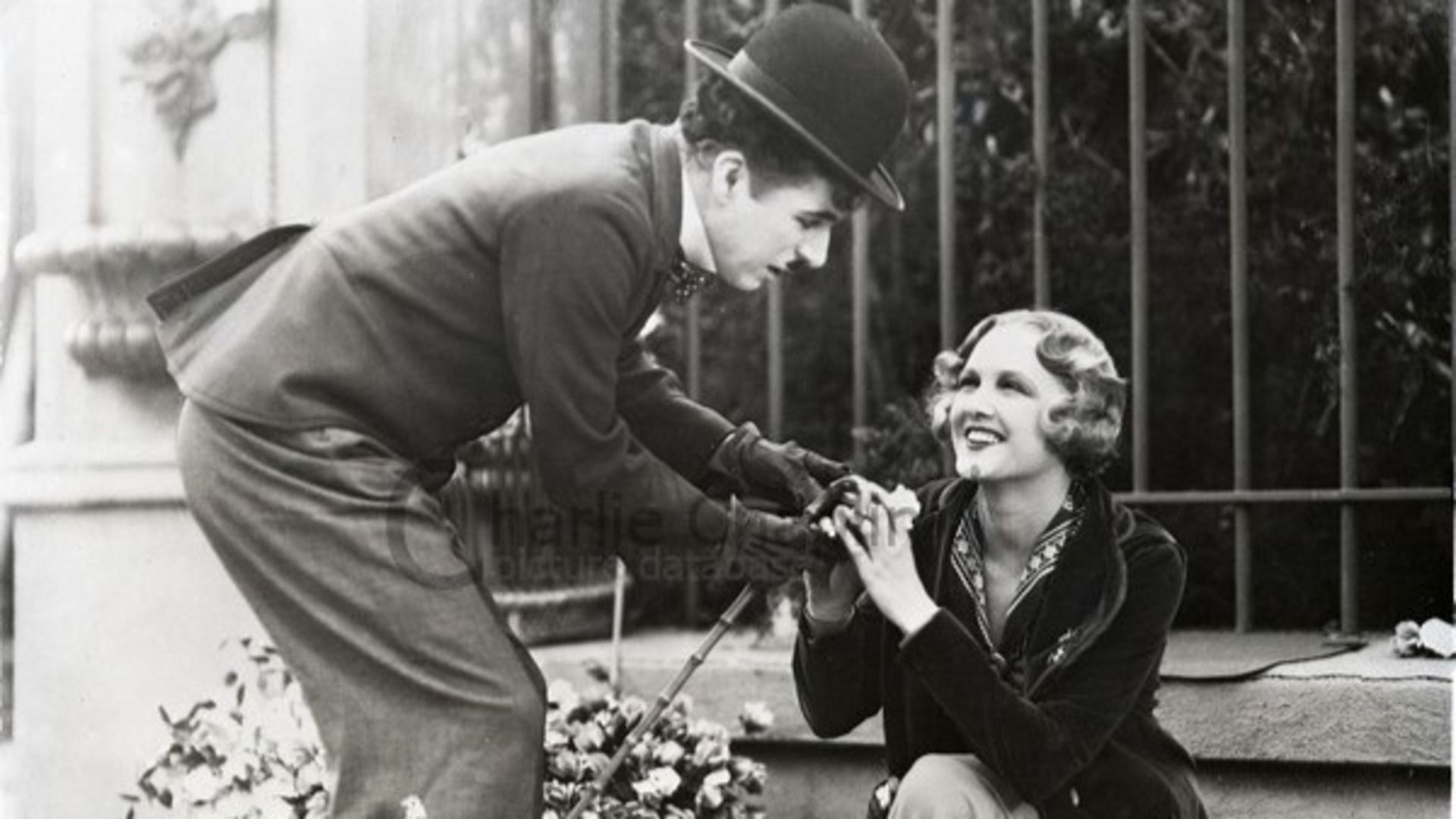 Charlie Chaplin e Virginia Cherrill in City Lights (1931)