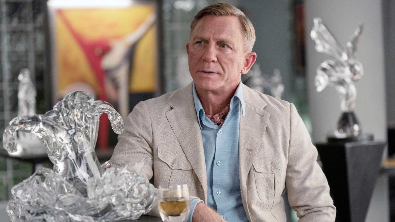 Daniel Craig como Benoit Blanc em Glass Onion