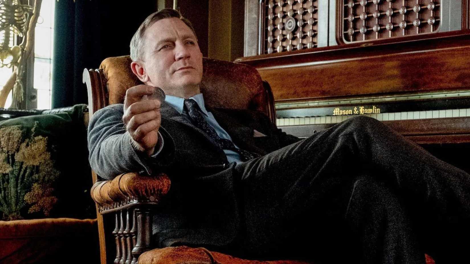 Daniel Craig nel ruolo di Benoit Blanc in Knives Out
