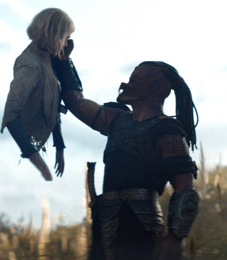 dek holding up thia s body in predator badlands