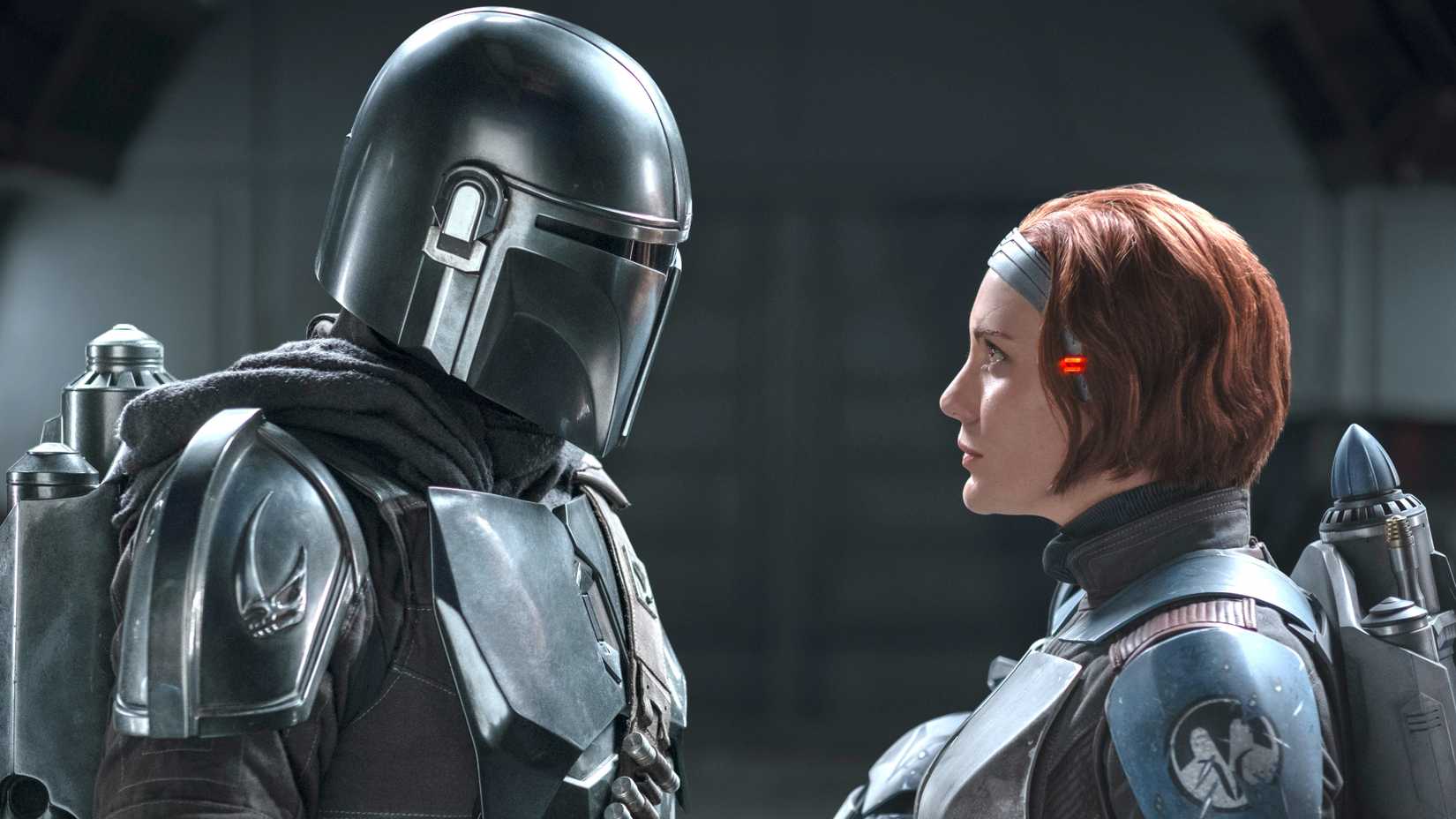 Din Djarin e Bo-Katan Kryze em The Mandalorian