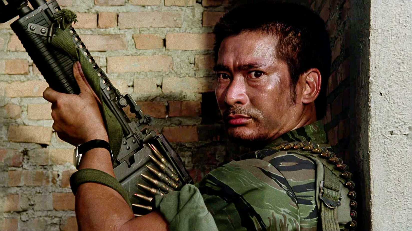 Eddy Ko com um M60 em Sunset Warriors