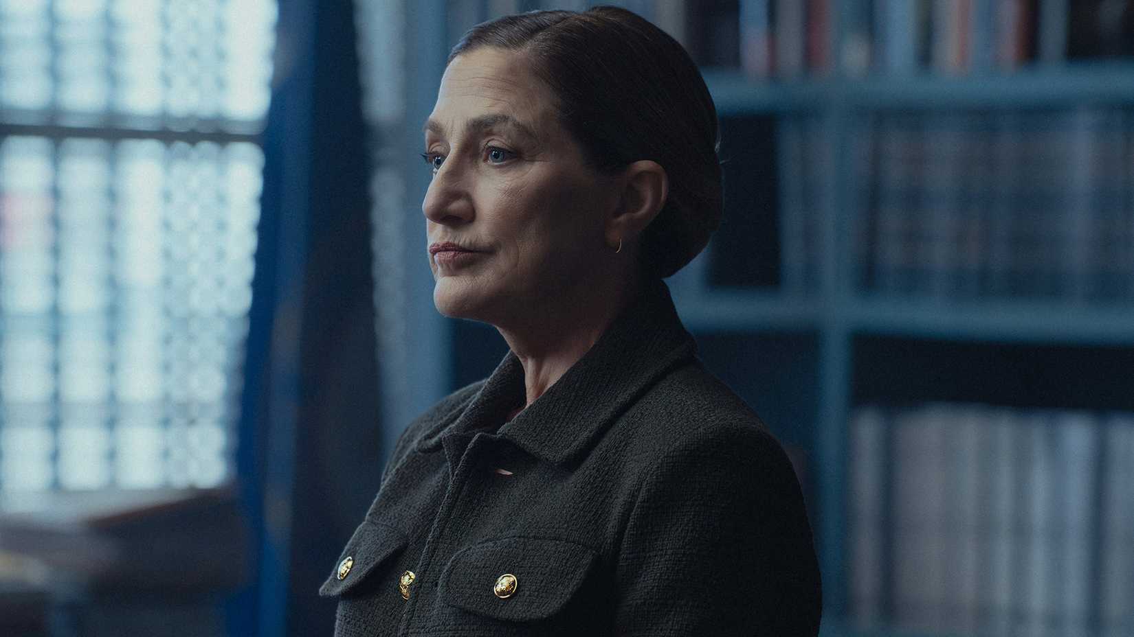 Nina Hobbs em Mayor of Kingstown, temporada 4