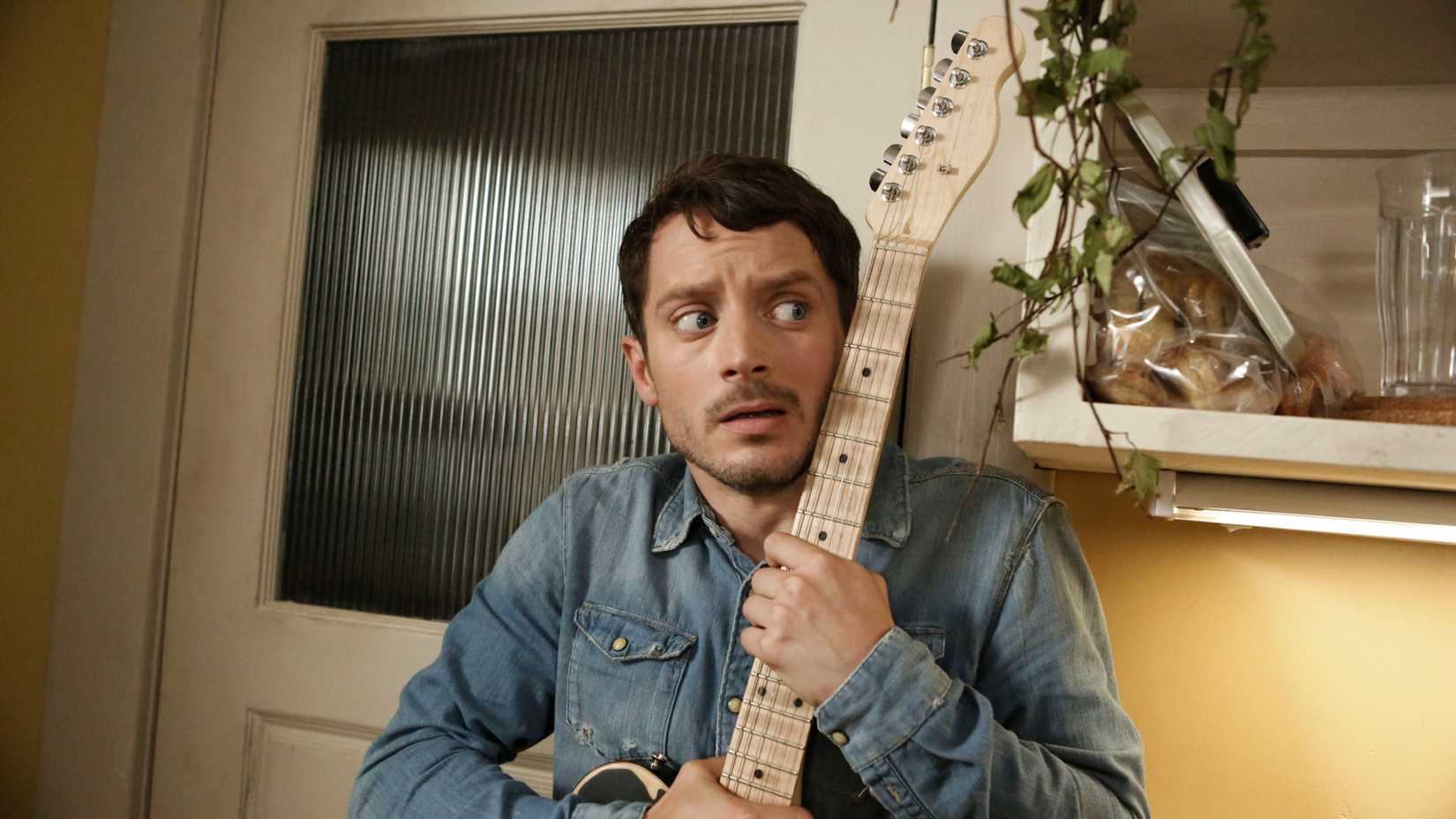 Elijah Wood Dirk Gently