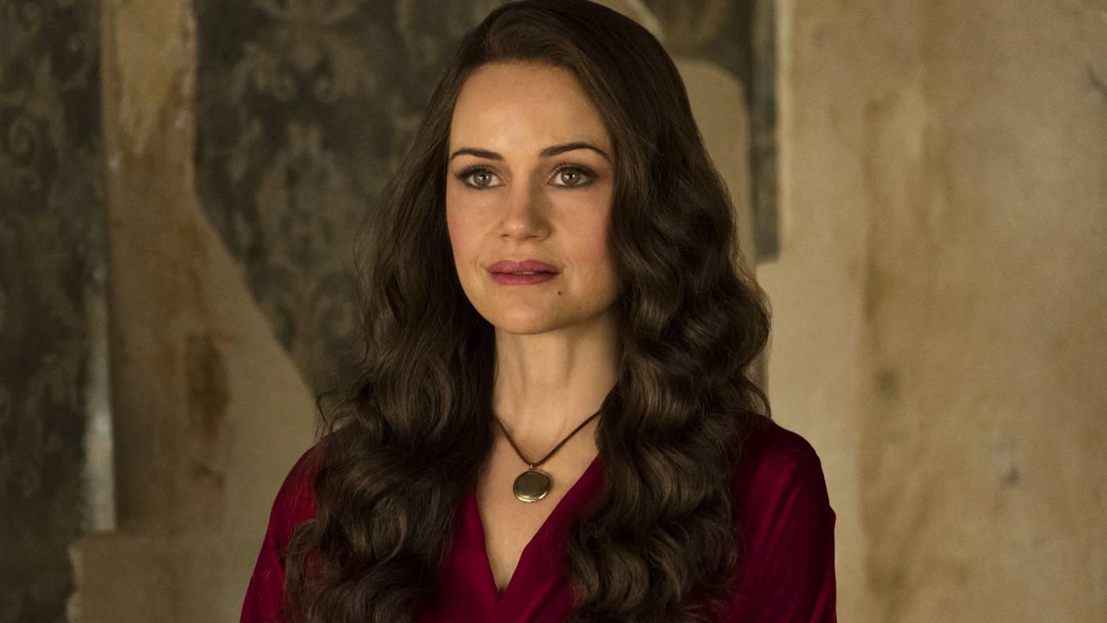 Carla Gugino in The Haunting of Hill House