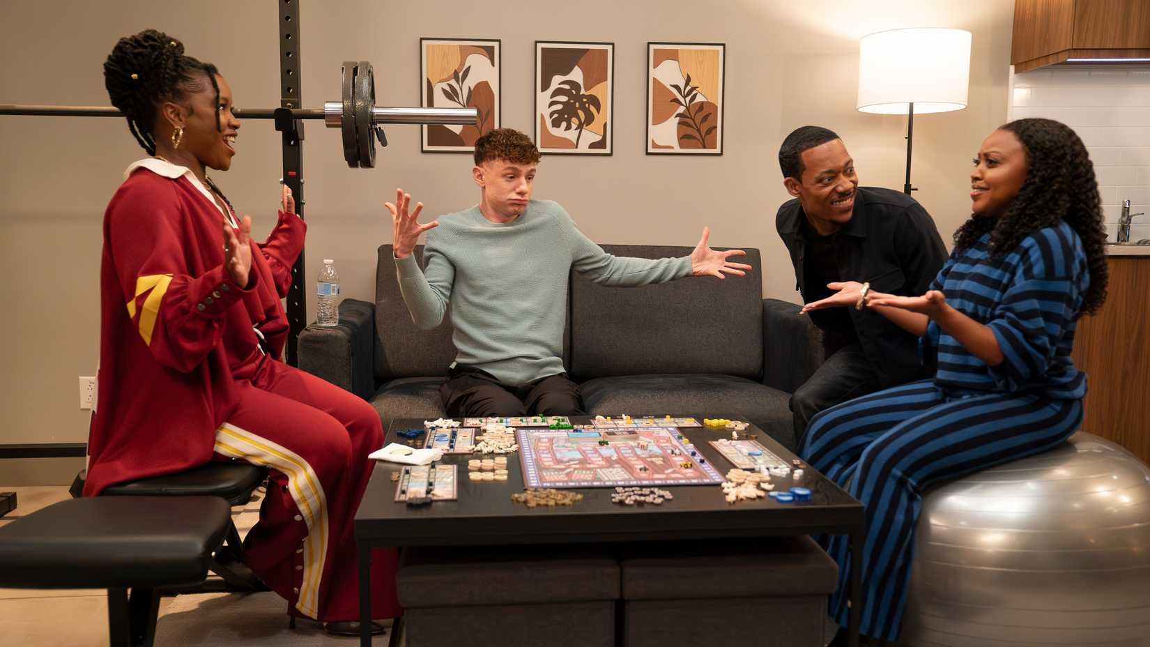 Noite de Jogo com Gregory, Jacob e Janine em Abbott Elementary