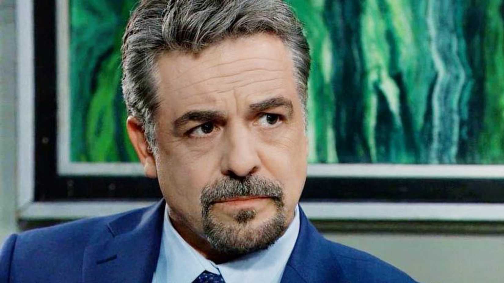 Jack Brennan, personagem de General Hospital, com expressão séria