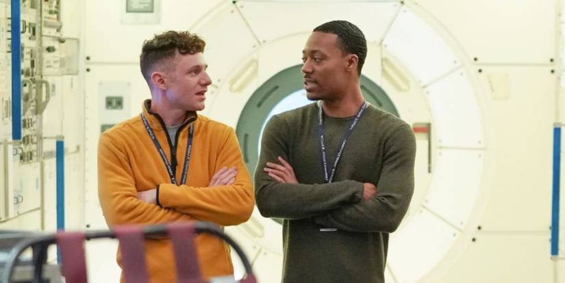 Gregory e Jacob conversando em um passeio escolar em Abbott Elementary