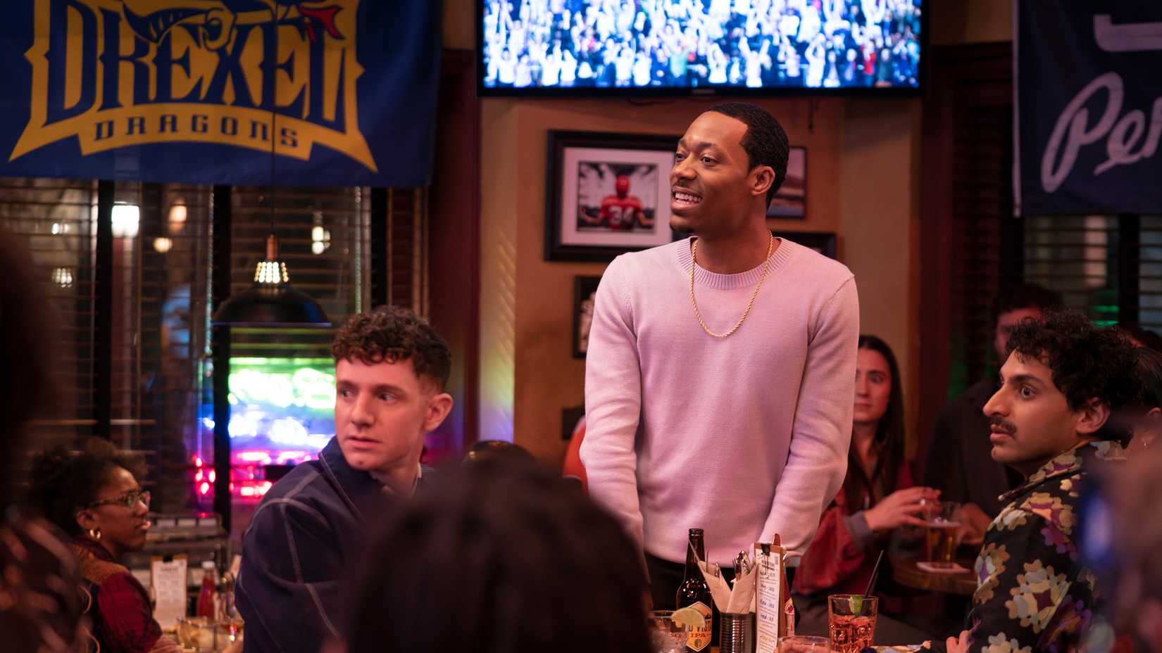 Gregory em um encontro em Abbott Elementary