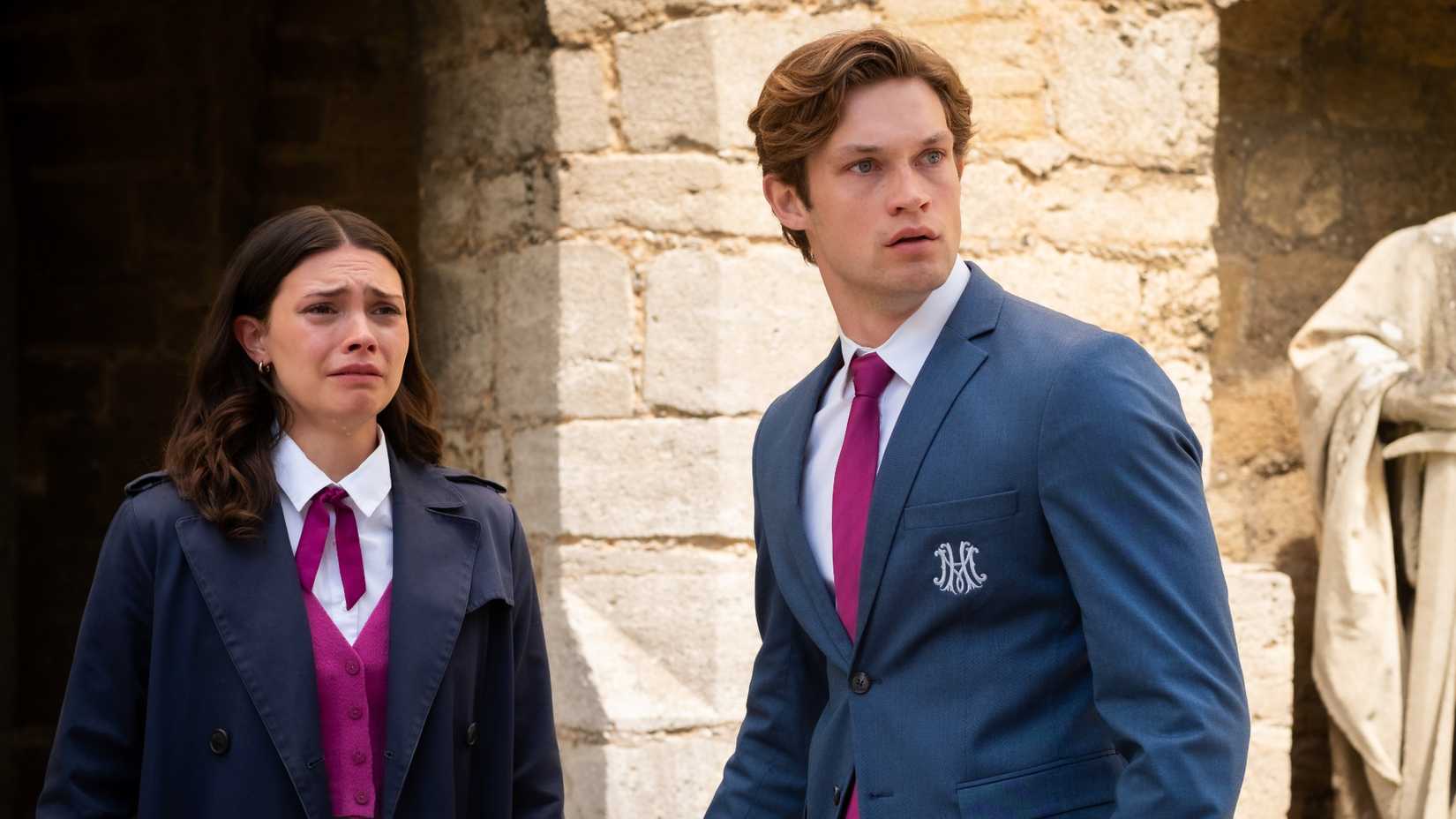 Harriet Herbig-Matten e Damian Hardung como Ruby e James em Maxton Hall - The World Between Us temporada 2.