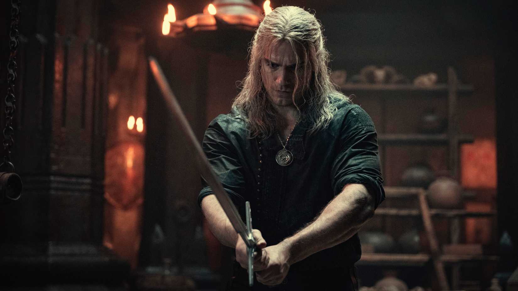 Henry Cavill como Geralt na segunda temporada de The Witcher.