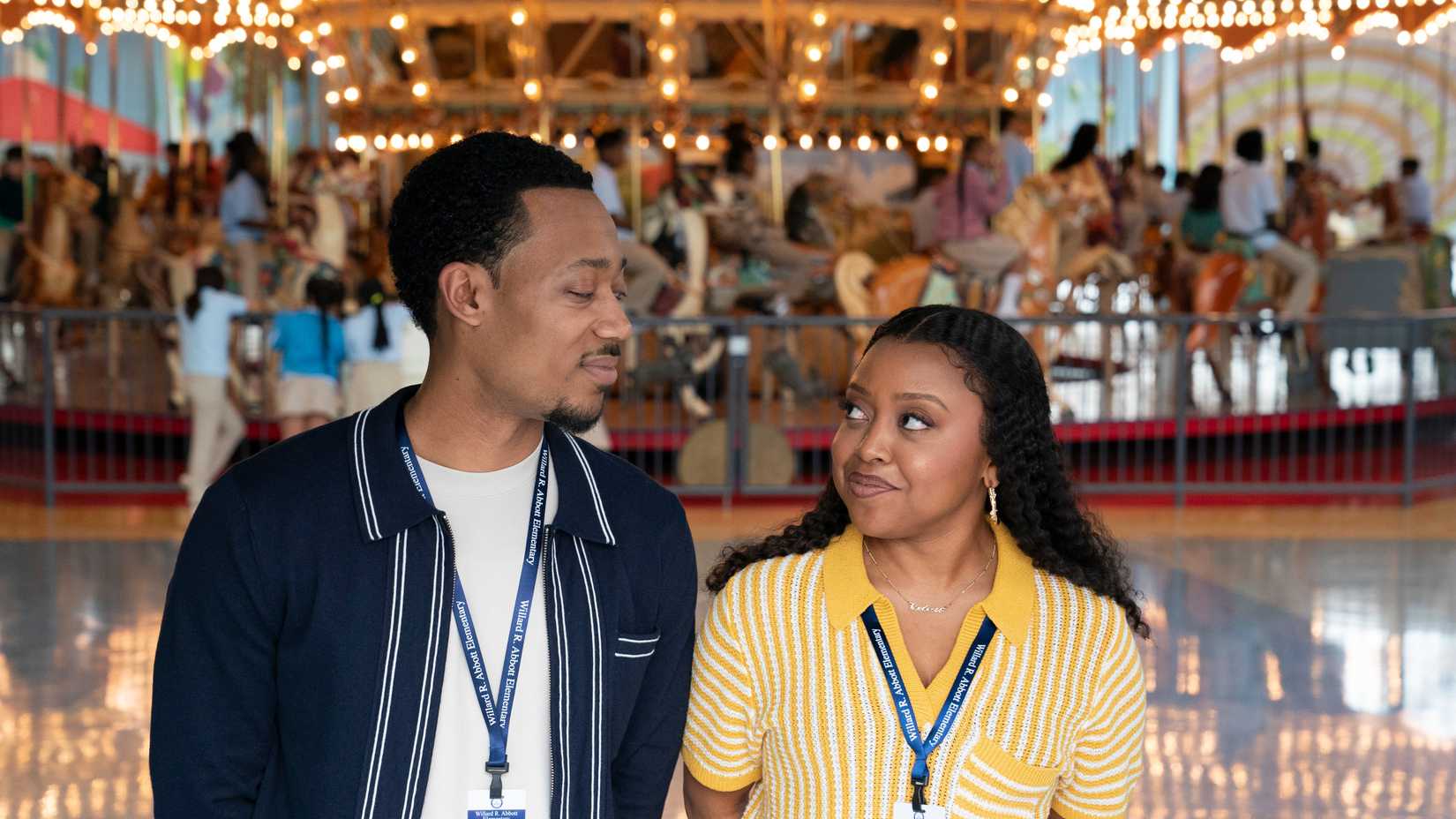 Janine e Gregory em Abbott Elementary