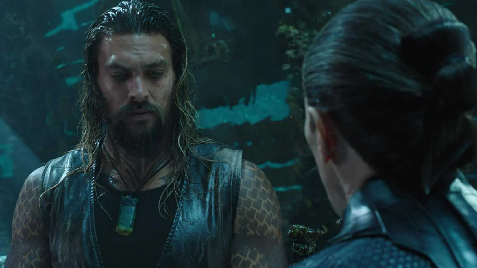 Jason Momoa e Willem Dafoe em cena de Aquaman