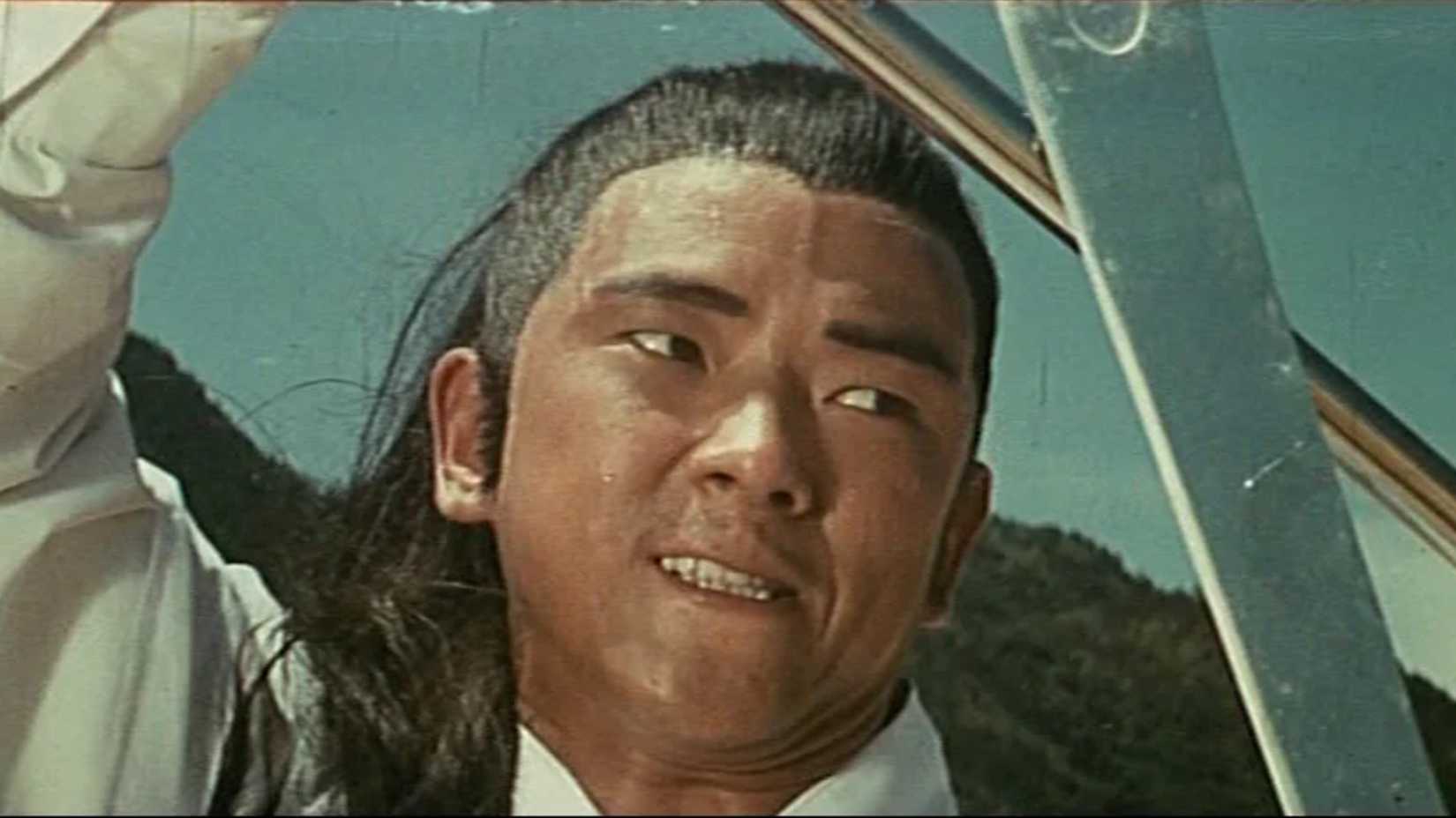 Jimmy Wang Yu em uma luta de espadas em Blood of the Dragon