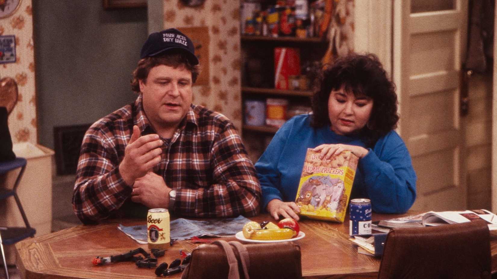 10 Best American Sitcoms Of All Time 3 John Goodman's Dan and Roseanne Barr's Roseanne in Roseanne