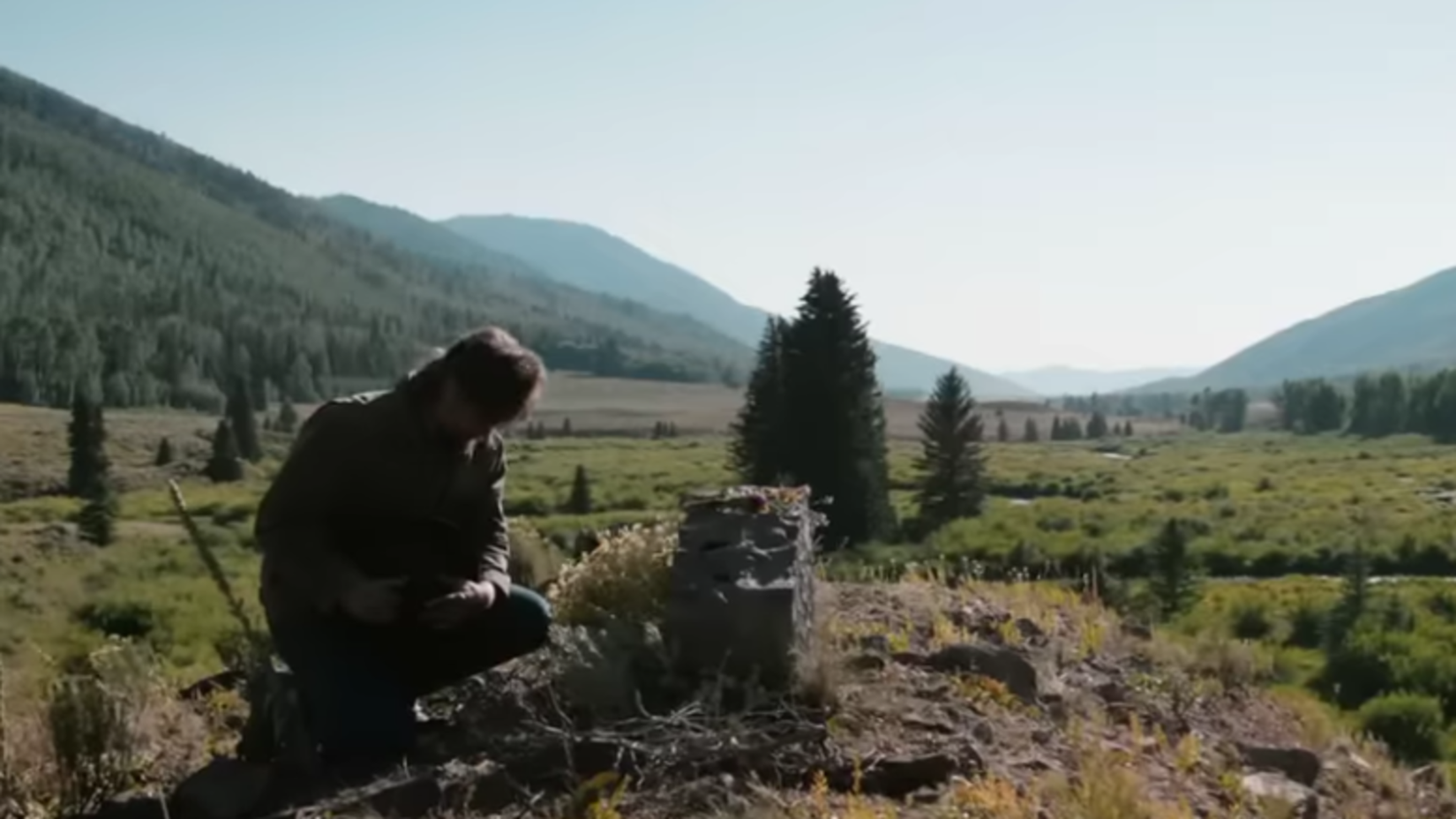 Kayce Dutton em um túmulo, sugerindo a morte de Monica em Y: Marshals.